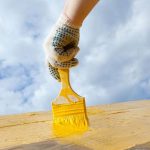 为什么修补旧漆面时，一刷稀释剂漆膜就‘咬底’起皱？